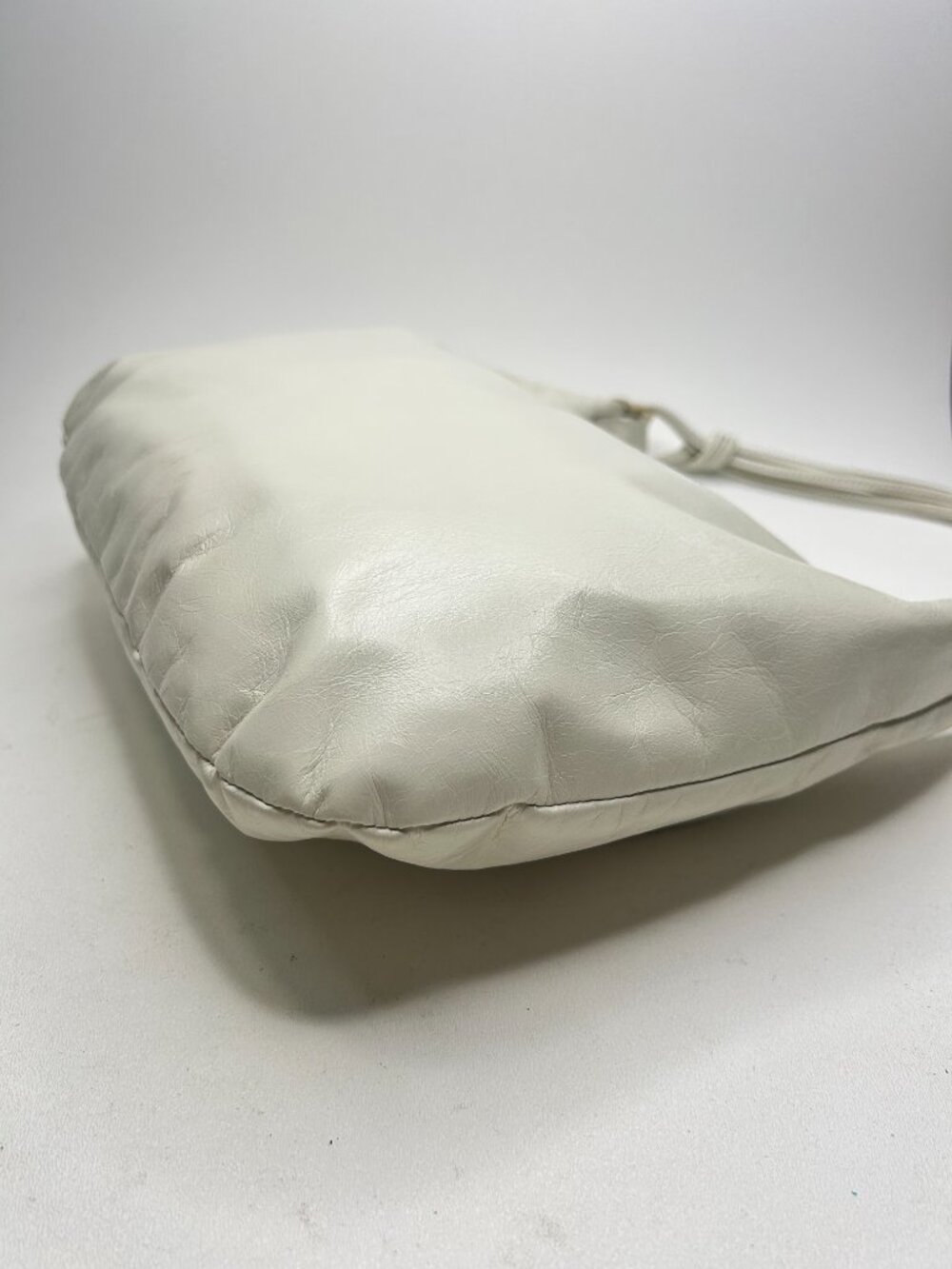 NWT Hobo International Illumin Latte Leather Hobo Bag Slouchy Wanderlust - Picture 3 of 9